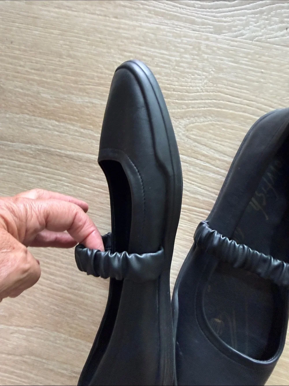 Malibu Black Ruched Elastic Strap Ballet Flats